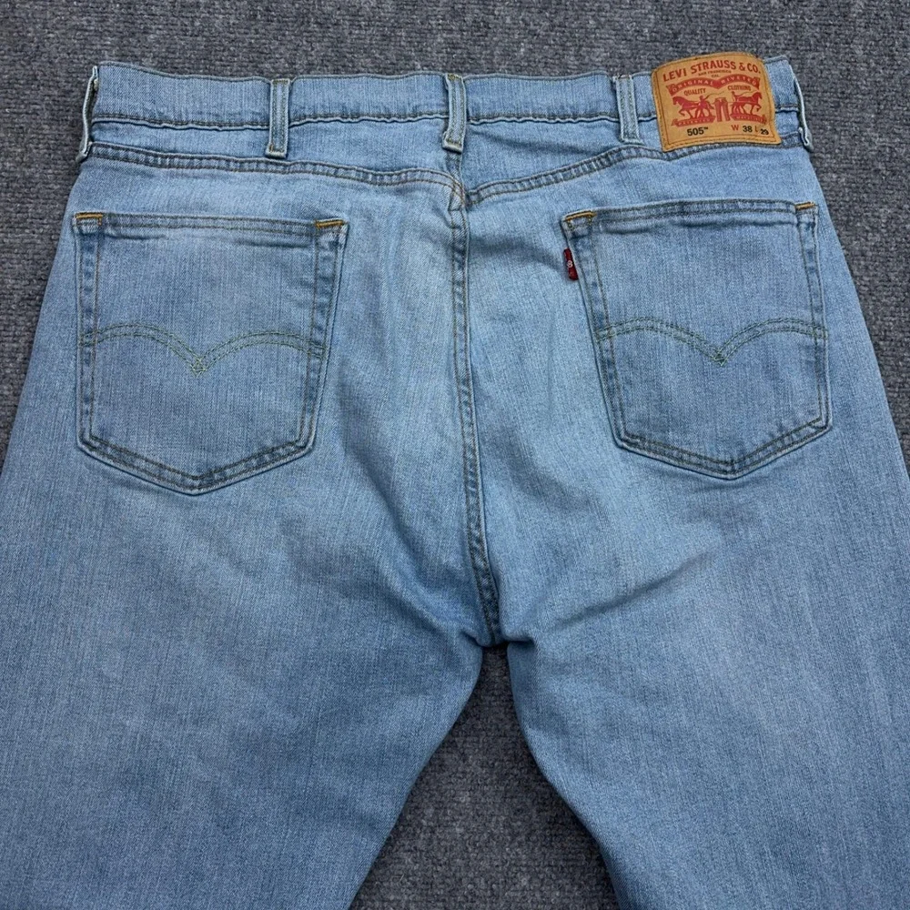 Levis excellent pre